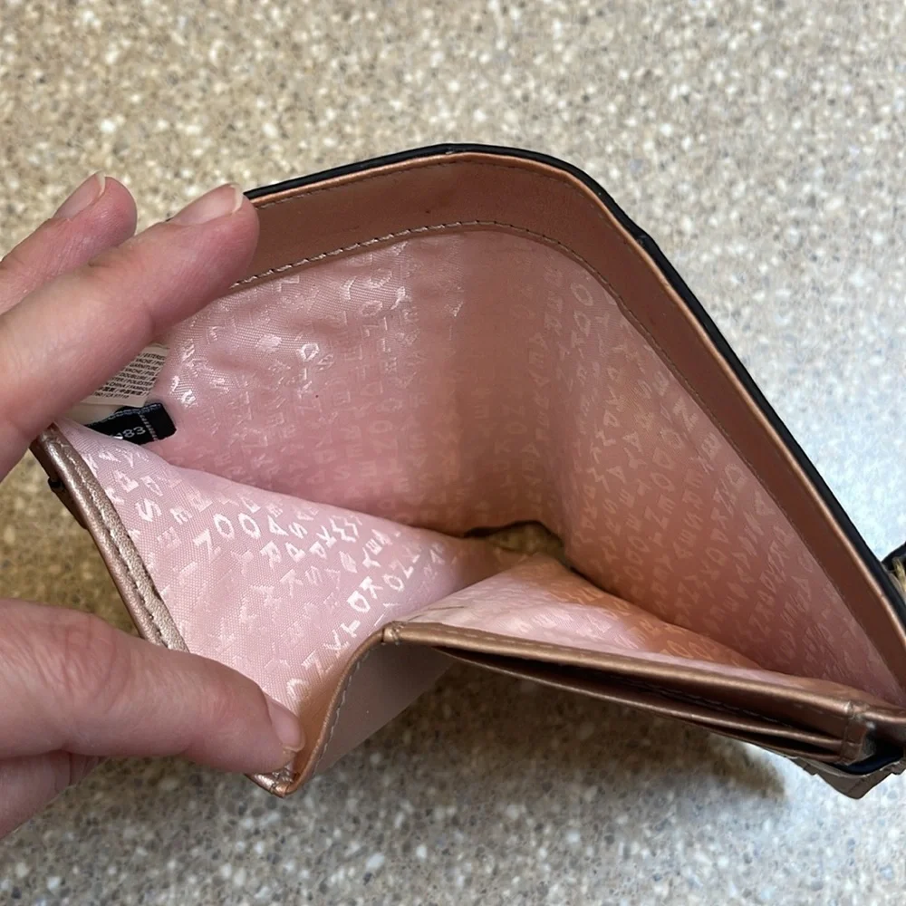 Kate Spade rose gold wallet - Picture 6 of 9